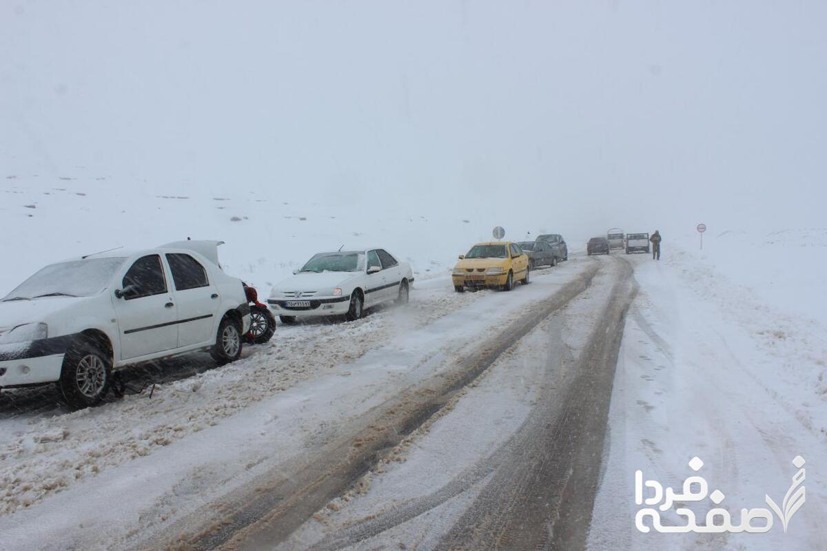 بارش برف و باران در جاده‌های ۲۸ استان/ ممنوعیت تردد در این جاده