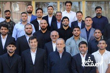 توئیت مسعود پزشکیان درباره ورزش قهرمانی کشتی + جزئیات