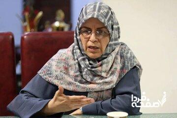 آذر منصوری: فشار بر روزنامه هممیهن، محدودسازی رسانهها است