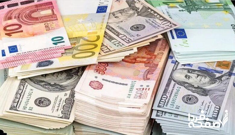نرخ ارز در بازارهای مختلف 13 مهرماه/ دلار و یورو گران شد