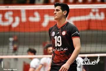 تماس فدراسیون والیبال با پروفسور سمیعی