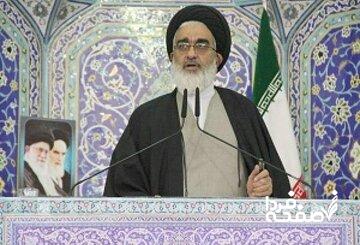 امام جمعه قم: در موضوع حجاب نباید از فشارهای فرهنگی دشمن تاثیر گرفت/ باید بر دهان یاوهگویان کوبید
