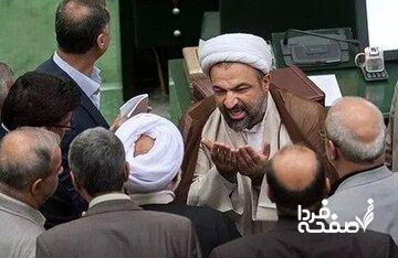 روزنامه اصولگرا: رسایی هنری جز دیدهشدن از طریق طرح مسائل جنجالی ندارد/ او شنیده که باید یخ بخورد اما نمیداند چه وخ بخورد!