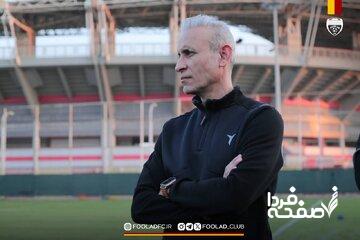 گل محمدی به دنبال دروازه‌بان استقلالی