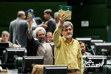 چرا کوچک زاده در تجمع برای محاکمه روحانی و ظریف شرکت نکرد؟