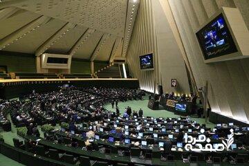 محمودی: استیضاح وزیر راه و شهرسازی در اولویت است/حتی خود پزشکیان هم از برخی اقدامات وزرا گلایهمند است/ صحبت های قائم پناه بوی اپوزوسیون نظام را میدهد