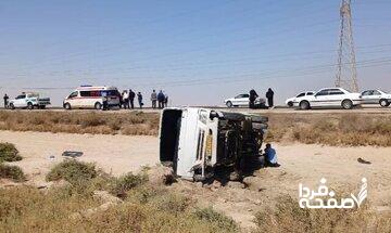 انحراف یک دستگاه مینی‌بوس ۲۴ مصدوم برجا گذاشت