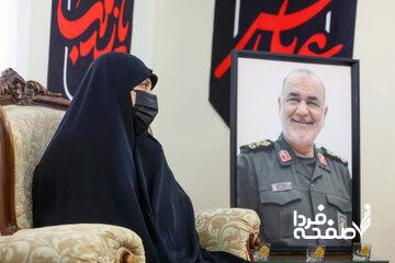 دختر شهید سلامی: پدرم برای هشدار دادن به همسایه‌ها به منزل سر زدند/ در عملیات وعده صادق دو، ۲ ماه به خانه نیامدند