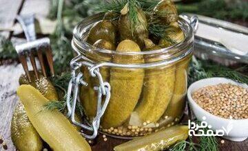 آیا لایه سفید روی آب خیارشورهای فله خطرناک است؟/ احتمال افزودن «کات کبود» به خیارشورها