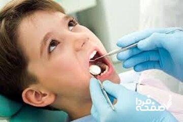 ۳ اشتباه والدین که باعث نابودی دندان کودک میشود