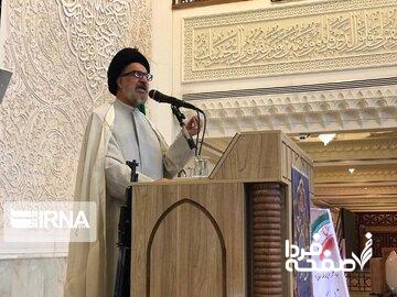 امام جمعه شیراز: زمان شاه مردم در فقر وفلاکت بودند اما پس از انقلاب اسلامی مردم در رفاه هستند/ تلآویو و حیفا به یاری خدا با خاک یکسان خواهد شد