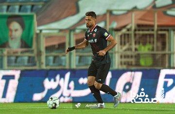 عکس| عذرخواهی پورعلی‌گنجی پس از اخراج مقابل تراکتور