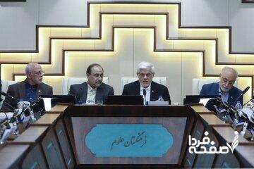 انتقاد تند معاون اول پزشکیان از متهم کردن نخبگان به جاسوسی | عارف: ذهنیت بسته، مانع پیشرفت علمی کشور است