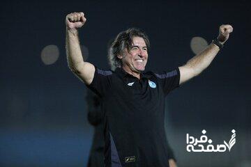 عکس| خوشحال‌ترین سرمربی لیگ ایران؛ مشت‌های گره کرده ساپینتو بعد از برد بزرگ