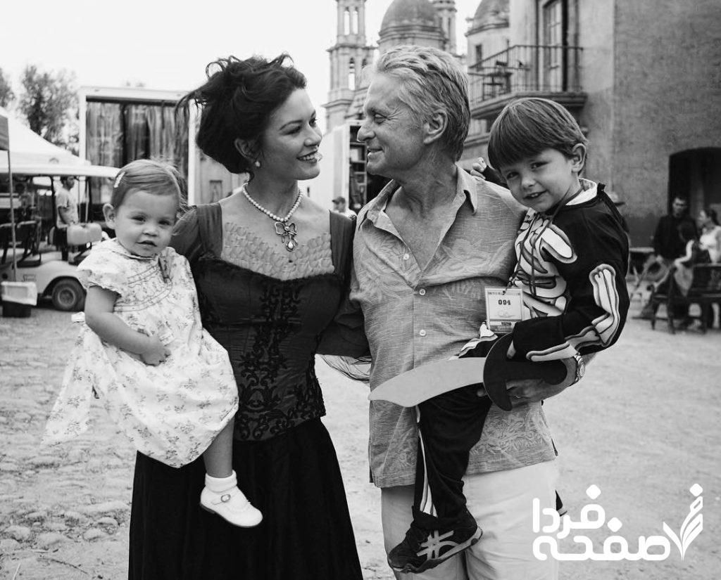 کریس زتا داگلاس و خانواده