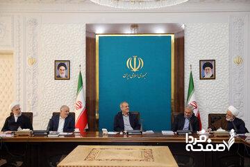 پزشکیان: دستگاه‌های دولتی خود ناقض اصول قانون اساسی هستند