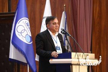 هلدینگ، تصمیم هیئت مدیره را وتو کرد، تاجرنیا تا دربی ابقا شد