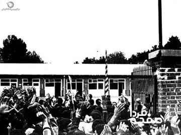 پشت دیوارهای سفارت چه خبر بود؟