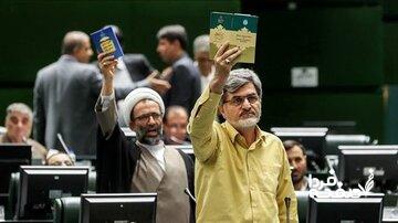 بگومگوی کوچک زاده با قالیباف/ حمله نماینده تندرو به ظریف و روحانی؛ صحبتهایشان نادانانه و از روی خباثت بود/ رئیس مجلس: خارج از دستور صحبت نکنید