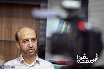 سلاح هستهای دیگر برای ما بازدارندگی ایجاد نمیکند/ تحلیل سرافراز از سه دهه فعالیت هسته ای ایران؛ یک نیروگاه هسته ای داریم آن هم وابسته به روسیه است!