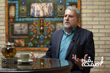 فلاحت پیشه: آقای پزشکیان! لطفا نقش قربانی را بازی نکنید