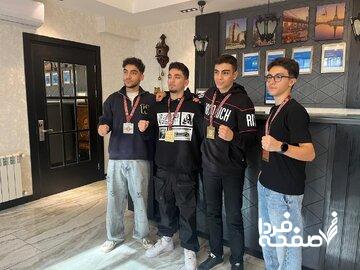 ببینید| کولاک پسران ایران در کیک بوکسینگ/ طلای دنیا برگردن پارسا واحدی