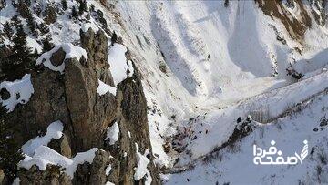 سقوط بهمن قربانی گرفت