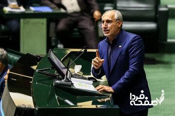 آمار عجیب رییس سازمان برنامه از وضعیت خرید نان/ ۲۳ درصد نان‌های کشور با ۲ درصد کارت‌های بانکی خریداری شده است!