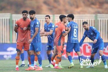 حمله مدیران پادیاب به داور: او بازی را برای استقلال درآورد!